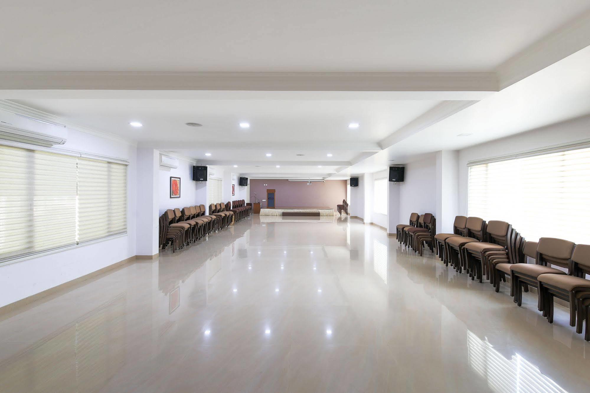 Treebo Tgr Hotel