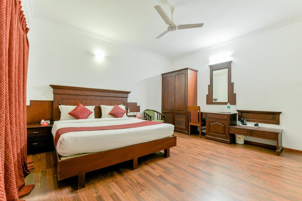 Oyo 15460 Centre Point Kochi