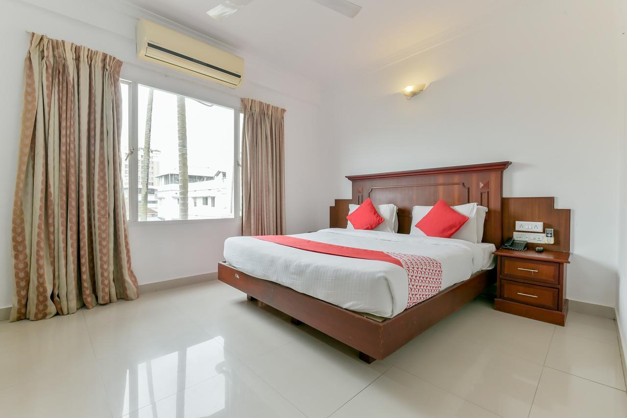 Oyo 15460 Centre Point Kochi