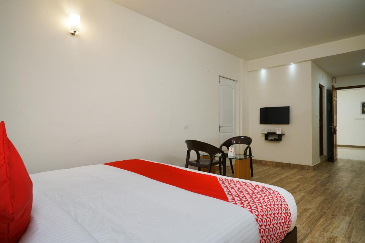 Oyo 15574 Caprice Residency, South Hotel