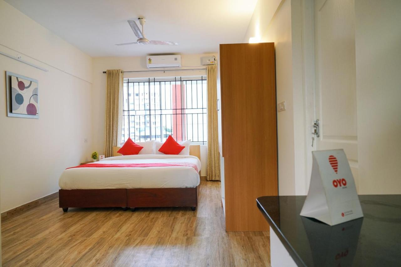 Oyo 15574 Caprice Residency, South Hotel