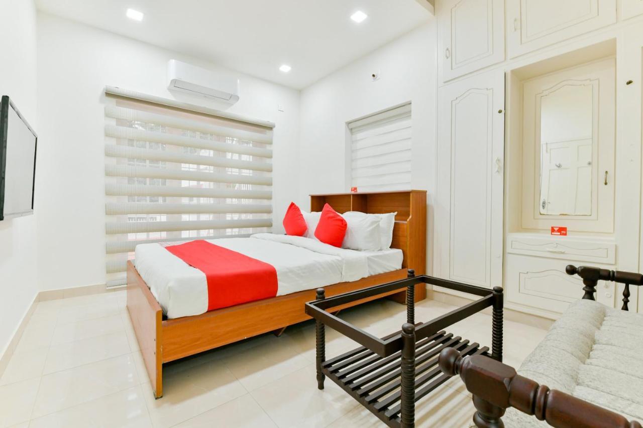 Oyo 16844 Adams Hotel Kochi