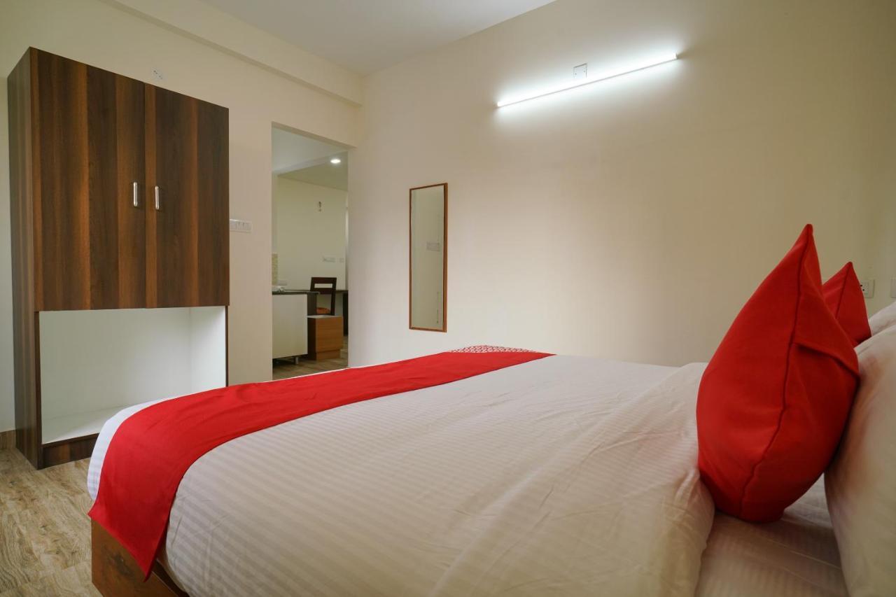 Oyo 15574 Caprice Residency, South Hotel