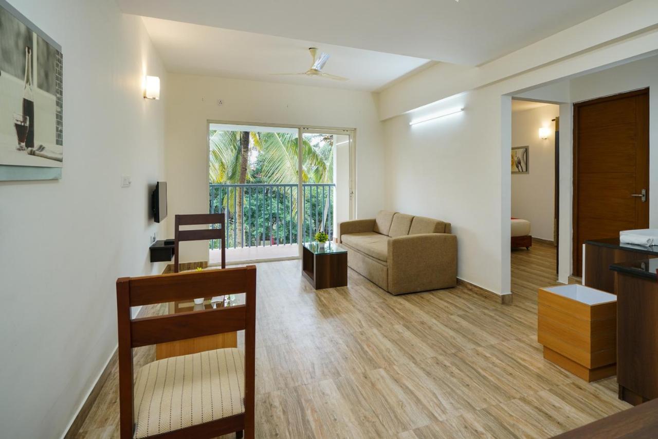 Hotel Oyo 15574 Caprice Residency, South
