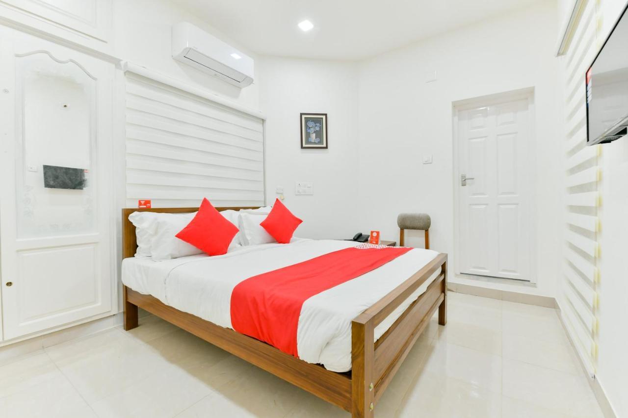 Oyo 16844 Adams Kochi