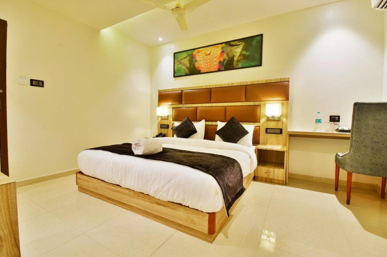 Aura One Hotel Kochi