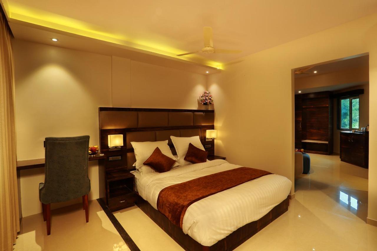 Hotel Aura One Kochi