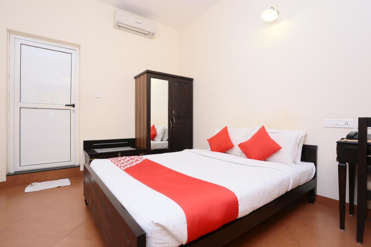 Oyo 8268 Gokul Ottupura Hotel