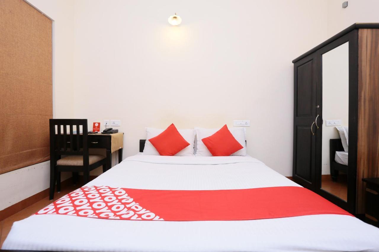 Hotel Oyo 8268 Gokul Ottupura
