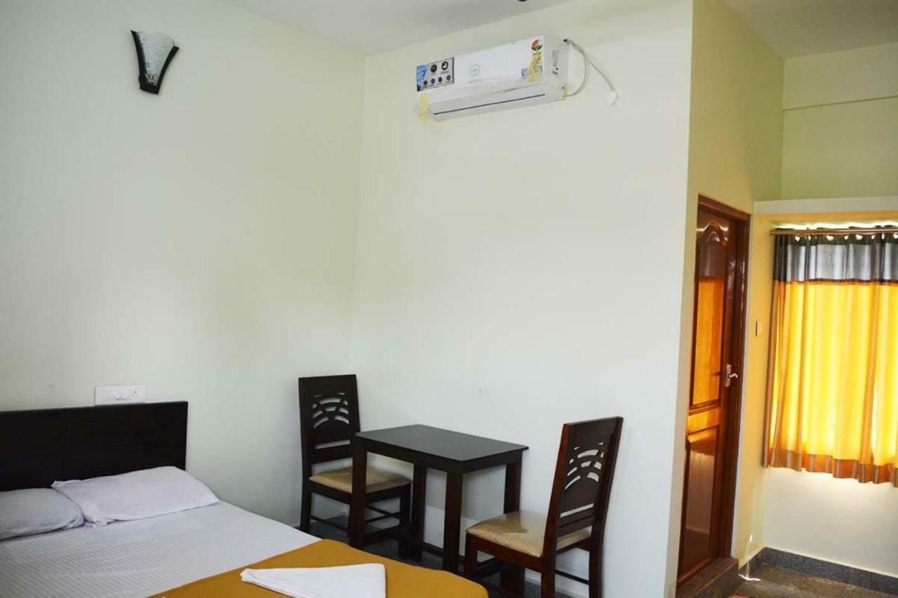 Jippus Galaxy Budget Air Port Kochi