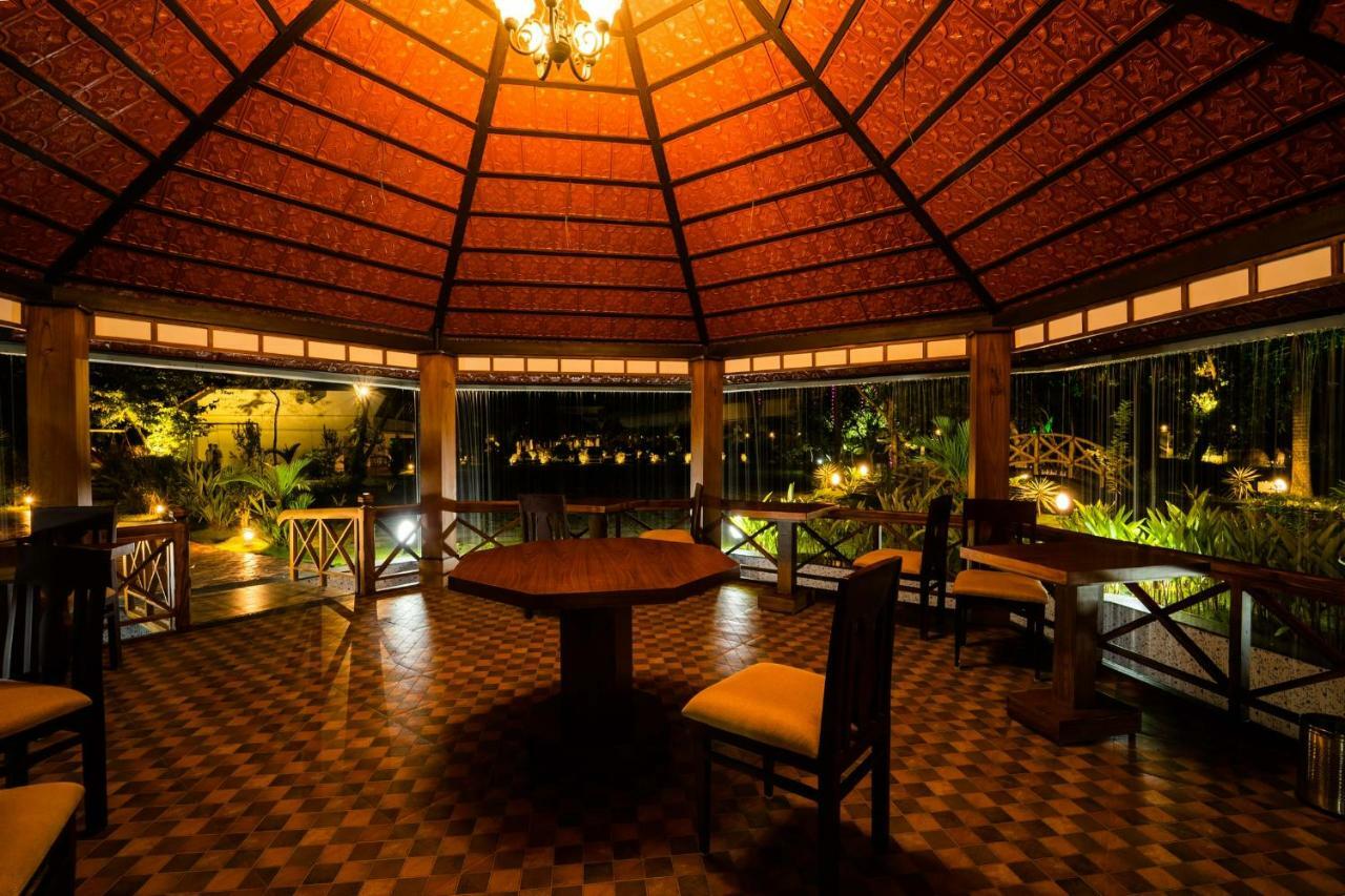 Nihara And Cochin Resort Kochi