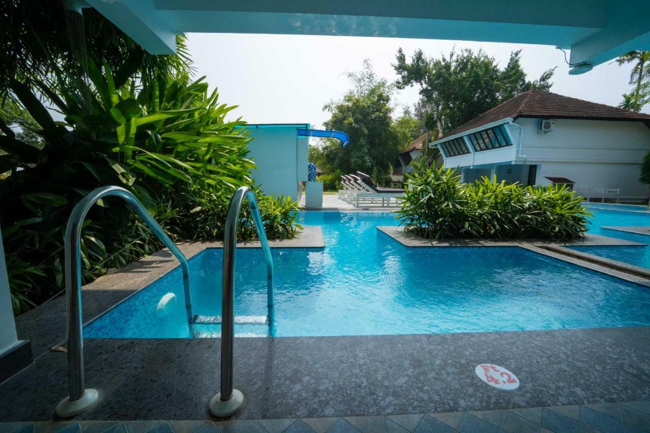 Nihara And Cochin Resort