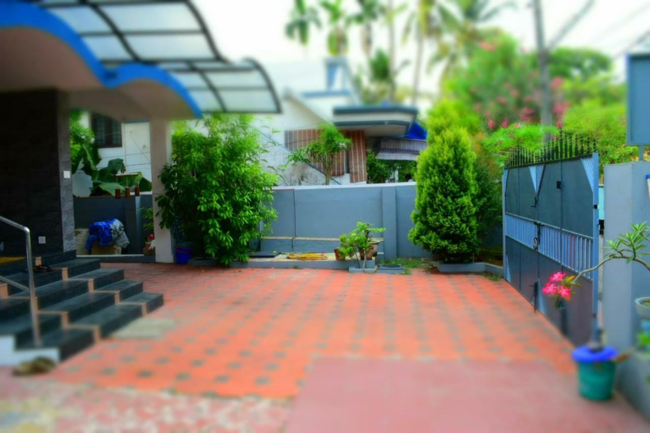 Peter's Homestay *