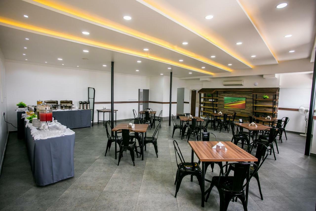 Hotel Sapphire Club Metro Kochi