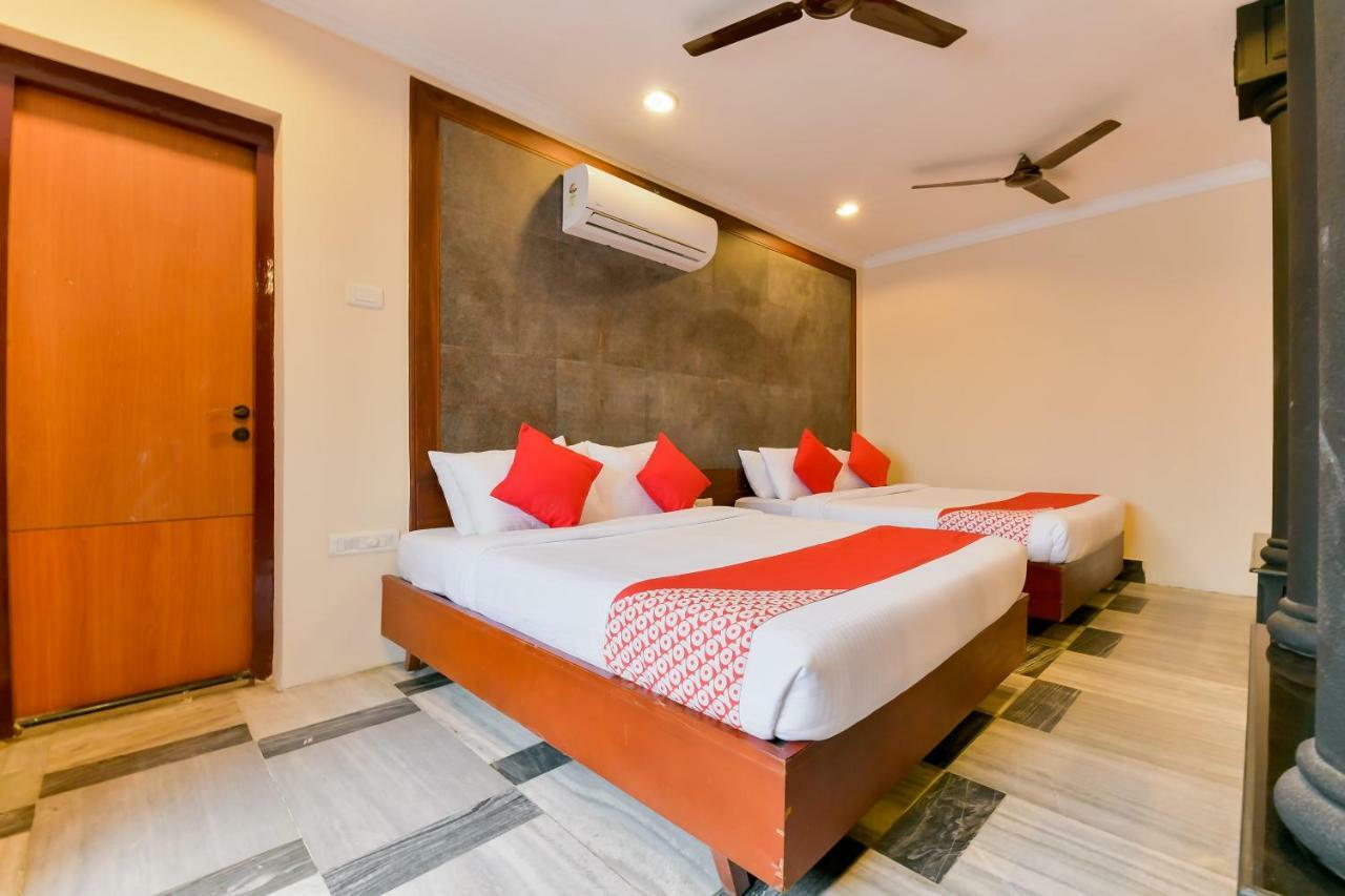 Oyo Flagship 45564 Woodlands Hotel 3*