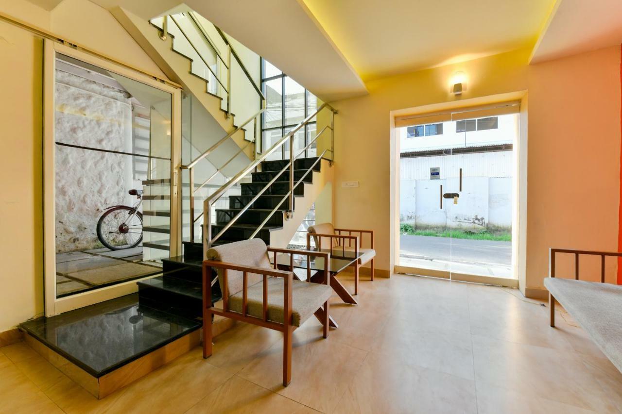 Lodge Meridian Regency Kochi