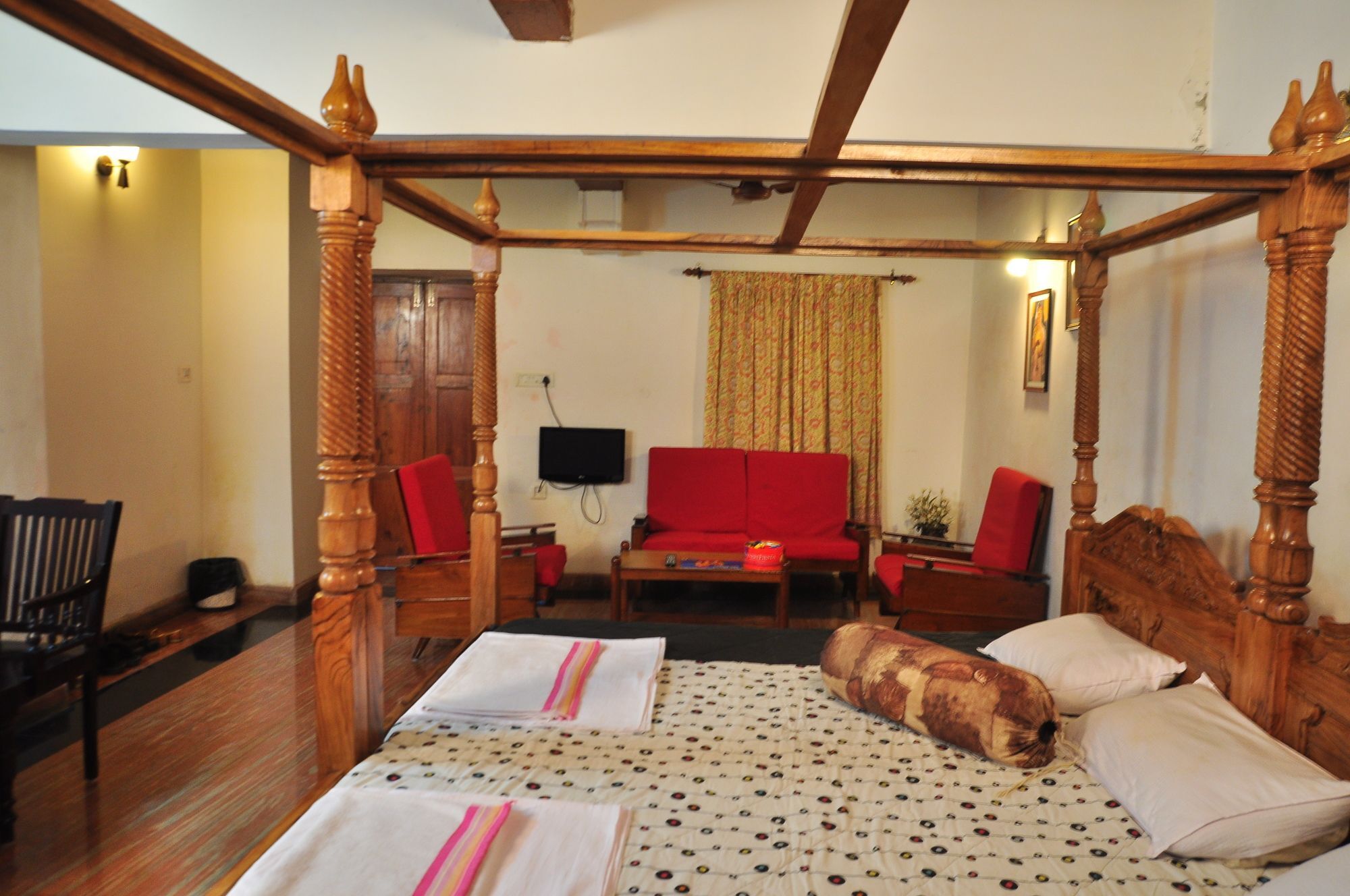 Toms Old Mansion Bed & Breakfast 2*