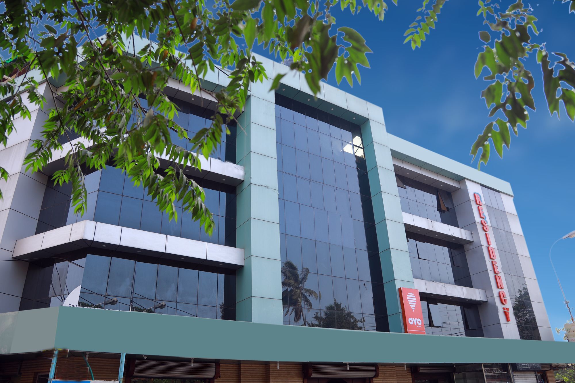 Hotel Oyo 8214 Malabar Plaza Residency 1 3*