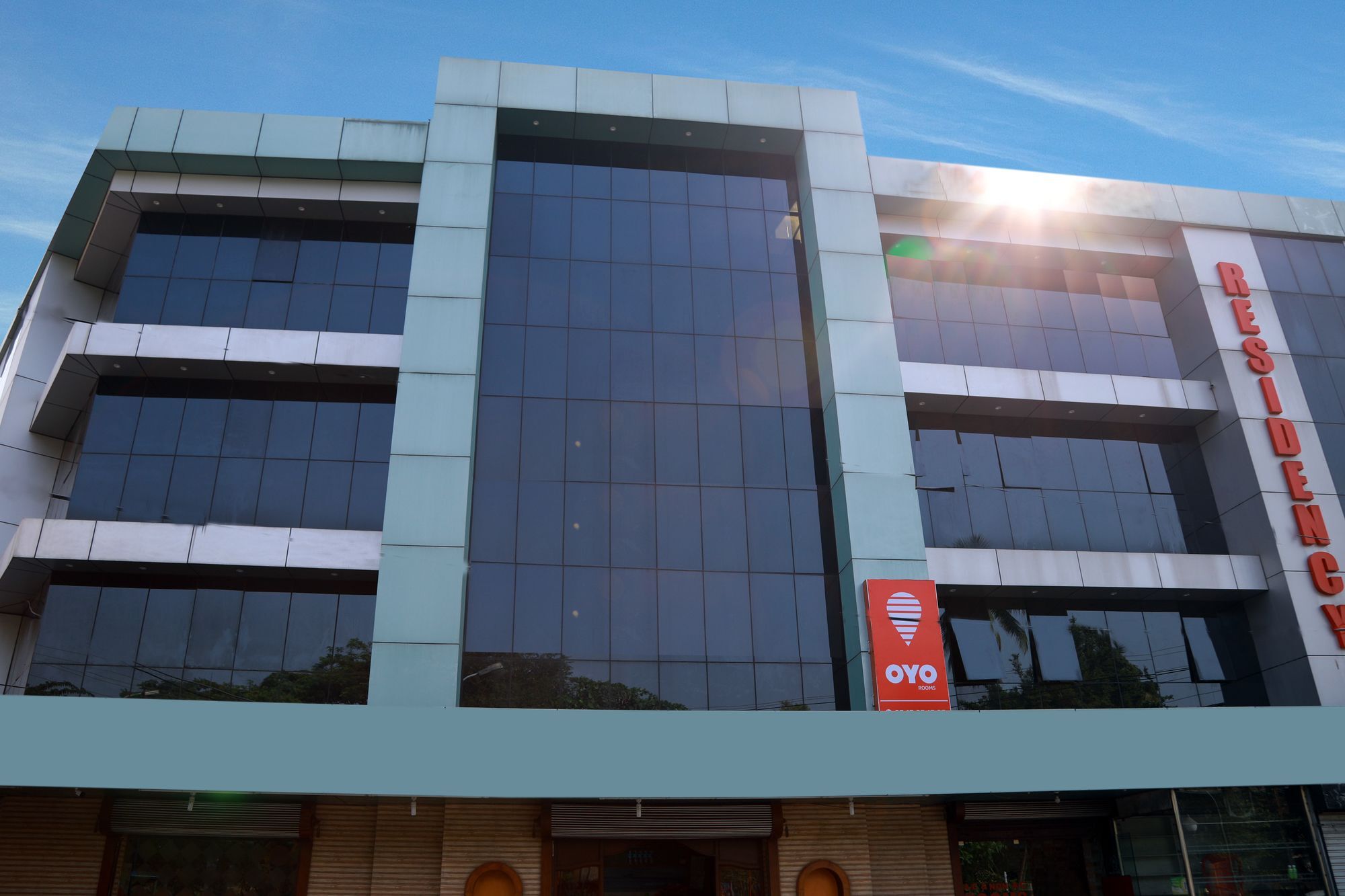 Oyo 8214 Malabar Plaza Residency 1 Hotel 3*