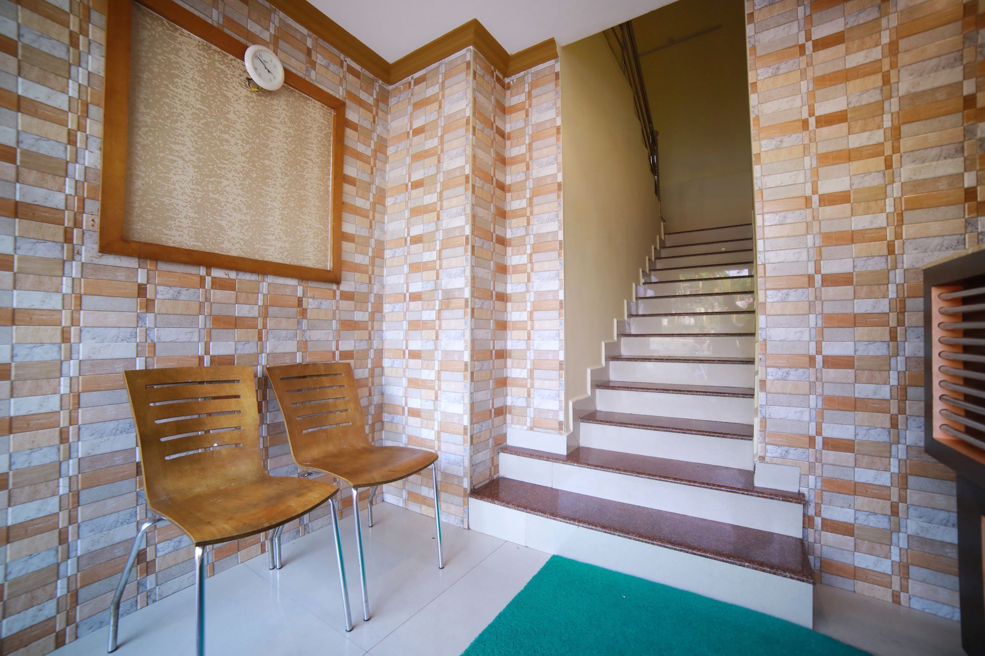 Hotel Oyo 8214 Malabar Plaza Residency 1