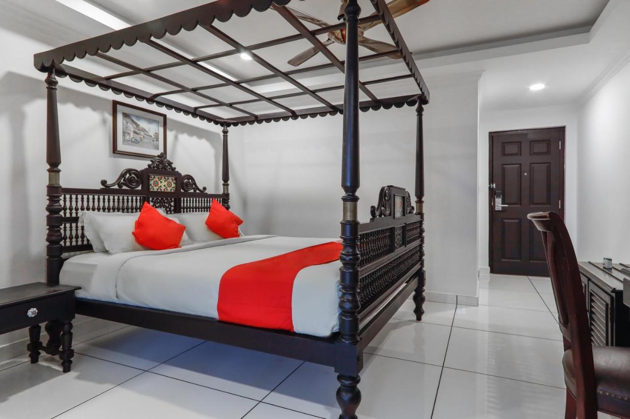 Anchor Hotel 3*