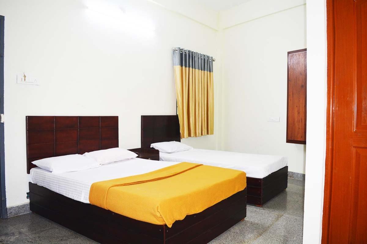 Jippus Galaxy Budget Air Port Campsite Kochi