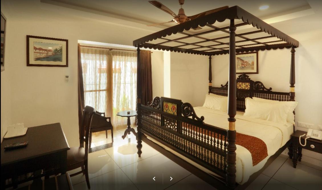 Anchor Hotel 3*