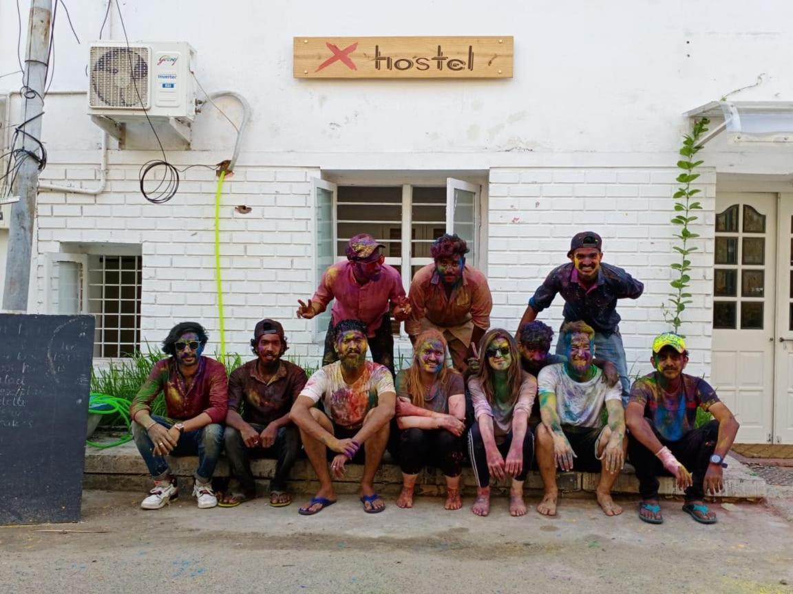 X Hostel *
